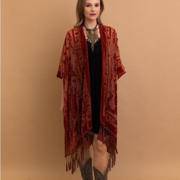 NWT! MTN GRL Wyoming Velvet Mesh Tapestry Tassel Kimono in Rust One Size - Picture 12 of 12
